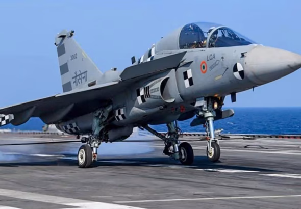 India's Tejas LCA Crash: IAF Grounds Fleet After Brake Failure Incident in New Delhi