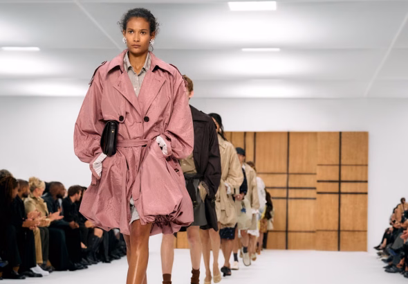 burberry-summer-2027-show-finale